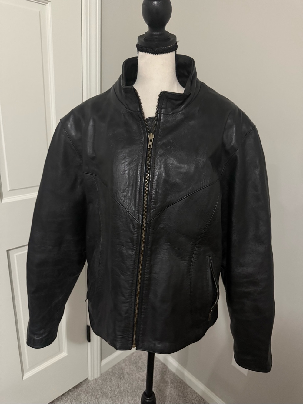 Wild Ride Black Leather Zip-Front Jacket with Thinsulate thermal insulation